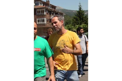 Willy Toledo participó en la III Marcha Minera.  NOBERTO