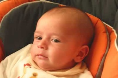 Fecha de nacimiento: 29 de abril<br> Nombre del padre: José Miguel Lasa Álvarez<br> Nombre de la madre: Emma Inés Quintela Valladares
