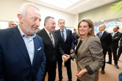 Arsenio Terrón, director de la Ciuden, Eduardo Morán, presidente de la Diputación, Zapatero y la vicepresidenta Teresa Ribera. L. DE LA MATA