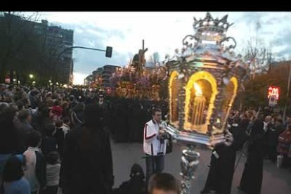 La procesión de la Pasión fue la primera de las cuatro programadas para salir el lunes santo por las calles de la capital.