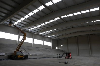 Visita a las obras del pabellón de Puente Castro. FERNANDO OTERO