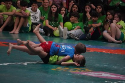 Corro de lucha leonesa Ribera-Montaña. J. NOTARIO