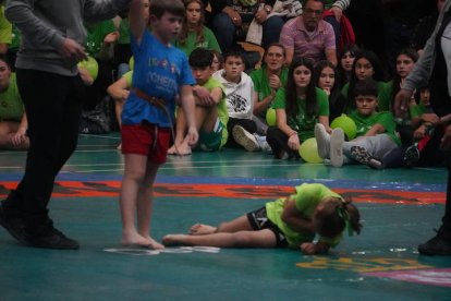 Corro de lucha leonesa Ribera-Montaña. J. NOTARIO