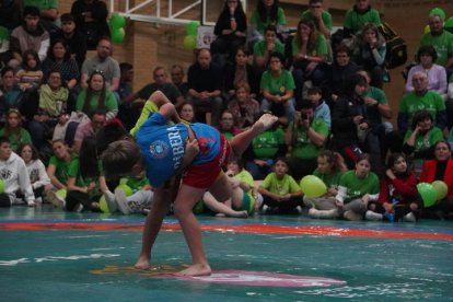 Corro de lucha leonesa Ribera-Montaña. J. NOTARIO