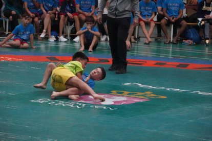 Corro de lucha leonesa Ribera-Montaña. J. NOTARIO