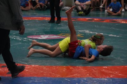 Corro de lucha leonesa Ribera-Montaña. J. NOTARIO