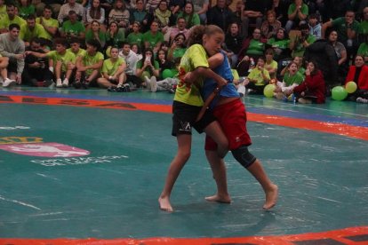 Corro de lucha leonesa Ribera-Montaña. J. NOTARIO