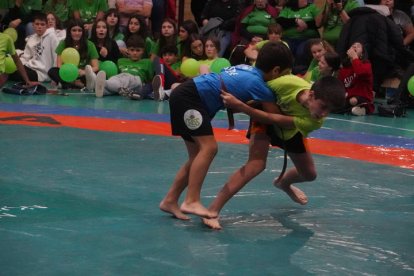 Corro de lucha leonesa Ribera-Montaña. J. NOTARIO