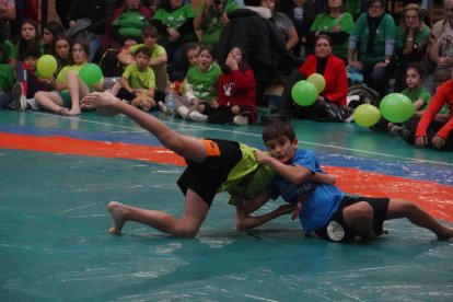 Corro de lucha leonesa Ribera-Montaña. J. NOTARIO
