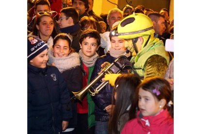 La música animó a los más pequeños. MARCIANO