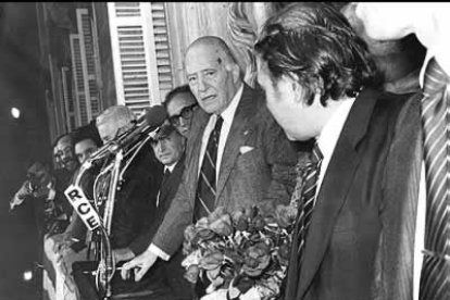 El político es elegido en 1977 como Presidente de una Generalitat casi simbólica.