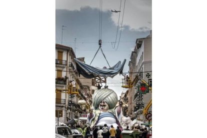 Alguna de las piezas de los monumentos falleros de la sección especial a la espera de su montaje. MIGUEL LORENZO | Alguna de las piezas de los monumentos falleros de la sección especial a la espera de su montaje.