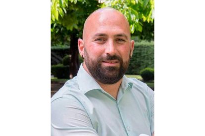 César de la Mata, candidato de UPL a la alcaldía de La Bañeza. DL