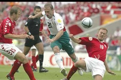 La selección danesa ha echado a la búlgara de la Eurocopa de Portugal, a la vez que ha dado un paso adelante para estar en los cuartos de final de la competición.