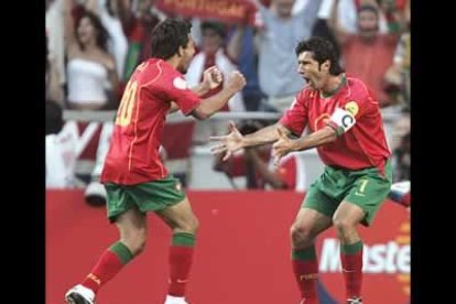 El sentido abrazo en el que se fundieron los «enemigos» Figo y Deco, cuando Maniche encarrilló el triunfo, ejemplificó el nuevo espíritu con el que Portugal afrontó y salvó su primera final de la Eurocopa.