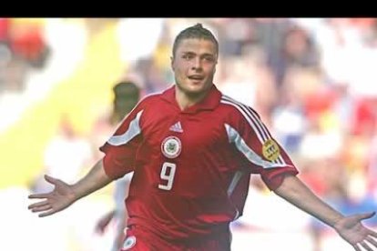 Verpakovskis se convirtió en el primer letón en marcar un gol en una Eurocopa. Sin embargo, la suerte del debutante no les ayudó a ganar el partido. Chequia dio la vuelta al marcador en veinte minutos.