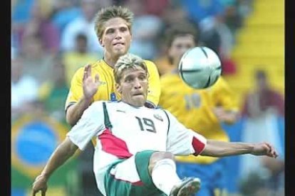 Suecia ha animado la Eurocopa y ha metido cinco a la selección búlgara. Una de las estrellas del encuentro: Larsson, que en un minuto marcó dos goles para su equipo.