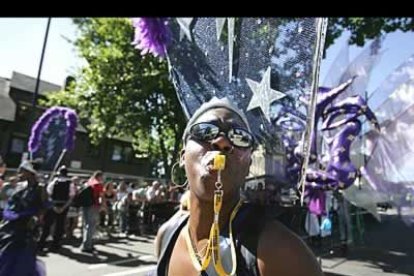 Durante cuatro décadas, ha pasado de ser un modesto festejo infantil en el que participaban unas pocas orquestas caribeñas a convertirse en el mayor festival al aire libre de Europa.