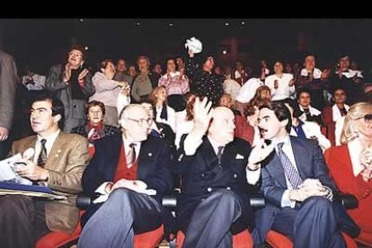 A pesar de que el PP inició los últimos cuatro años de la era Aznar con una disposición al diálogo y a la consecución de acuerdos de Estado, esta etapa se ha caracterizado por lo contrario.