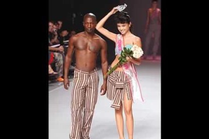 La firma de Esther Montoya se ha caracterizado por diseños claros y el predomio de los colores marrones y turquesas.