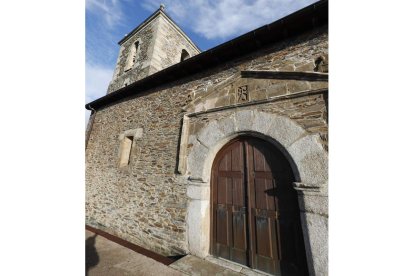 Desde lo alto de la ermita de la Virgen de la Peña se pueden disfrutar de unas impresionantes vistas de la comarca berciana. Otra de las joyas arquitectónicas del municipio es el Monasterio de San Miguel de las Dueñas, del siglo X, que actualmente da morada a las monjas cistercienses de San Bernardo y que cuenta con una impresionante portada románica que da acceso al interior. Las distintas sendas que atraviesan Congosto permiten al visitante adentrase en sus múltiples tesoros naturales.  L. DE LA MATA