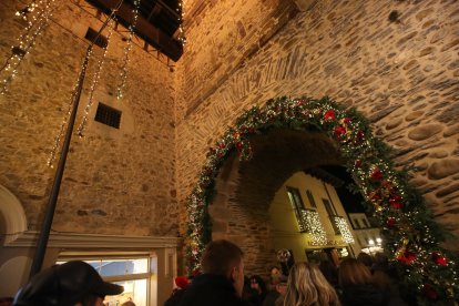 Encendido de la iluminación navideña de Ponferrada. ANA F. BARREDO (1)
