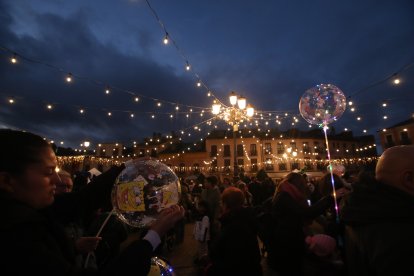 Encendido de la iluminación navideña de Ponferrada. ANA F. BARREDO (2)