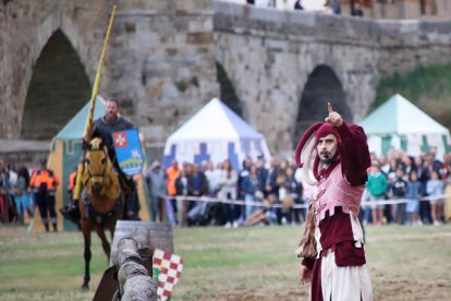 Hospital de Órbigo (León) regresa a la Edad Media para recrear las Justas del Passo Honroso. PEIO GARCÍA