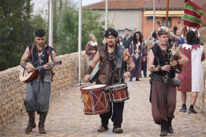 Hospital de Órbigo (León) regresa a la Edad Media para recrear las Justas del Passo Honroso. J. NOTARIO