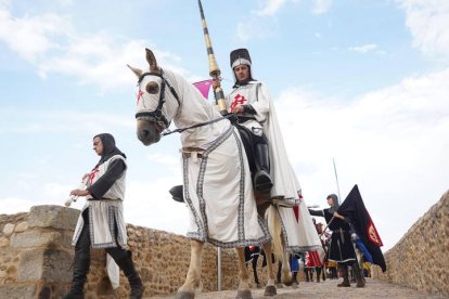 Hospital de Órbigo (León) regresa a la Edad Media para recrear las Justas del Passo Honroso. J. NOTARIO