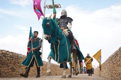 Hospital de Órbigo (León) regresa a la Edad Media para recrear las Justas del Passo Honroso. J. NOTARIO