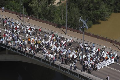 Las organizaciones profesionales agrarias ASAJA, UPA Y UCCL, encabezadas por sus respectivos secretarios regionales Donaciano Dujo, Aurelio González y Jesús Manuel González Palacin, convocan una manifestación para pedir ayudas urgentes por la sequía. EFE/R. GARCÍA