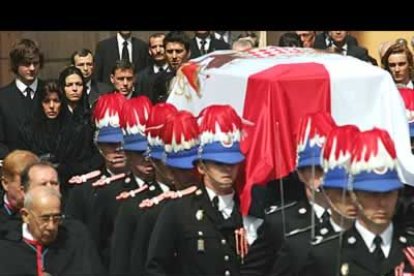 Los monegascos y representantes de 61 delegaciones internacionales dijeron el último adiós al Príncipe Rainiero.