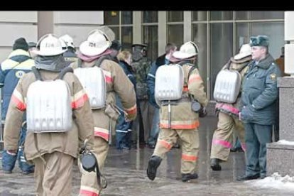 La explosión causó un fuerte incendio que el servicio de bomberos calificó de quinta categoría, la más grave.