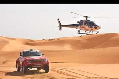 Ésta sería su primera victoria en coches, después de ganar seis veces el Rally en motos.