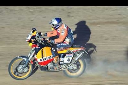 Fue una etapa en la que, a pesar de las muchas dificultades por los caminos sinuosos y el polvo, los componentes españoles del equipo KTM sincronizaron a la perfección sus movimientos.