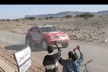 Peterhansel aventajó en 4 minutos y 35 segundos al japonés Hiroshi Masuoka y en 12 minutos y 55 segundos al sudafricano Giniel De Villiers, segundo y tercero respectivamente.