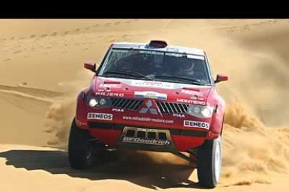 El japonés Hishiro Masuoka conforma otro pilar del del equipo Mitshubishi junto con el francés Peterhansel. Los dos pilotos han situado al equipo en el liderato de la carrera.