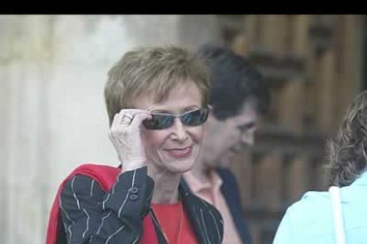 La vicepresidenta del Gobierno, María Teresa Fernández de la Vega, fue de las primeras personalidades que llegó a la ciudad para la celebración del Consejo.