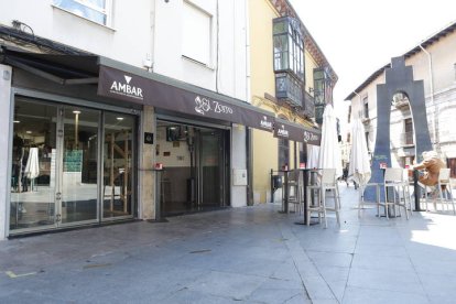 Fachada del local. RAMIRO