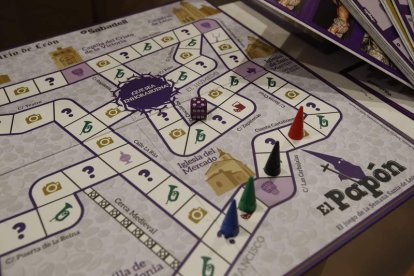 El tablero del juego es obra de Contacto Visual. RAMIRO