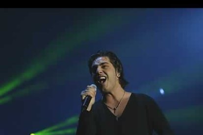 La ambiociosa gira del cantante le llevará por más de medio centenar de ciudades españolas durante los próximos meses.