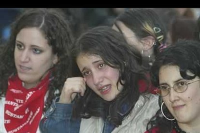 Muchas jóvenes no pudieron contener las lágrimas al escuchar hablar a Bustamanrte.