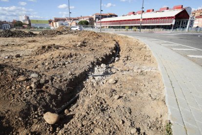 Al fondo, marquesina histórica de la antigua estación de trenes. RAMIRO