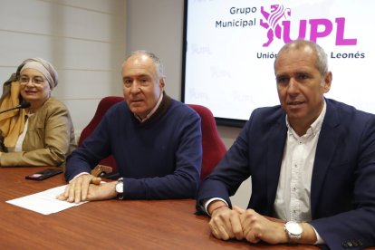 Fernández, Sendino y Valdeón, en su balance de campaña. RAMIRO