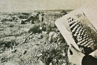 Traslado de la columna romana desde el patio del ILC en 2021. FERNANDO OTERO