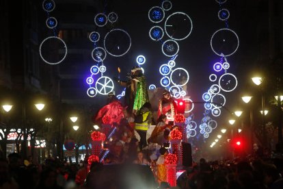 La Cabalgata del año pasado de los Reyes Magos en León. FERNANDO OTERO