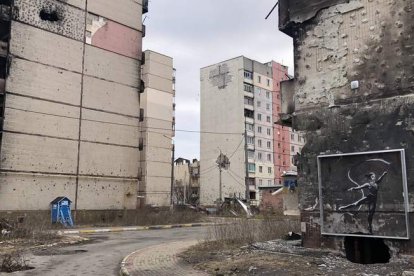 Pintada de Bansky al lado del edificio de Natalia. GERVASIO SÁNCHEZ