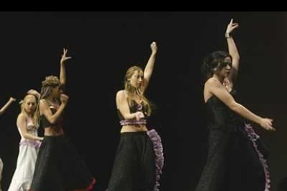 Las chicas demostraron sus dotes artísticas sobre el escenario´.