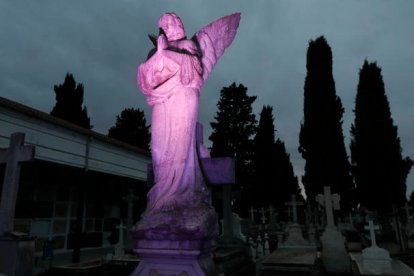 Las rutas por el cementerio son en horario nocturno.